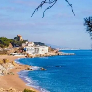 ���ڱ���ٵأ��w����С�����εت�������